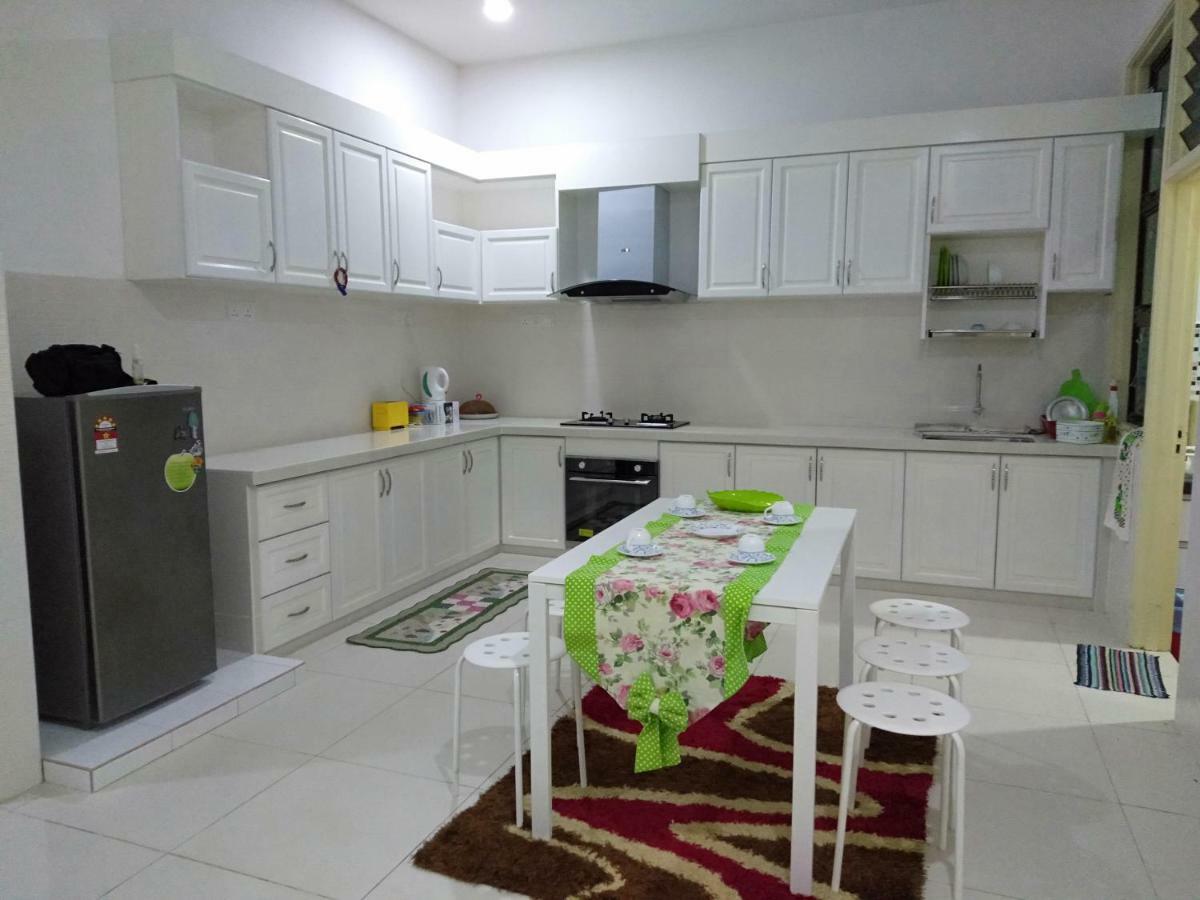 Seri Homestay 293 숭가이페타니 외부 사진